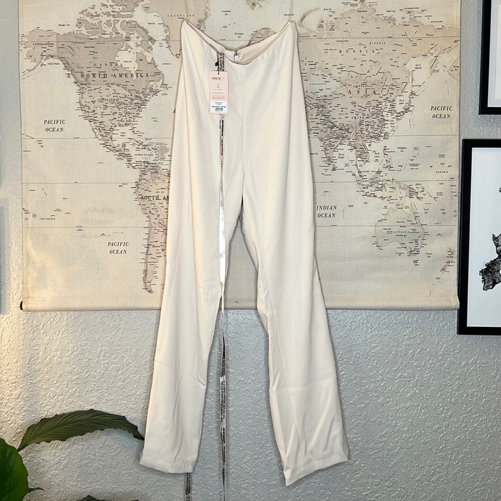 House of CB ‘Aguzin’ Crepe Cream Trousers - Picture 10 of 16